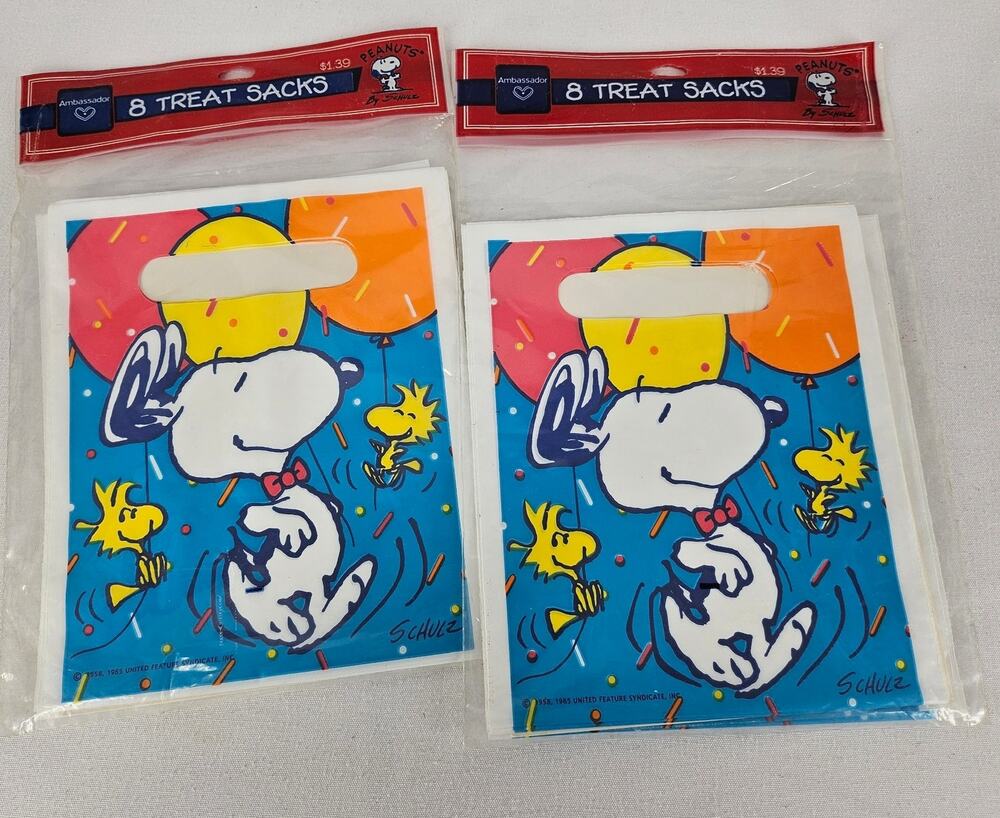 AMBASSADOR SNOOPY VINTAGE GOODIE BAGS - 16 PCS - NOSTALGIC PARTY FAVORS!